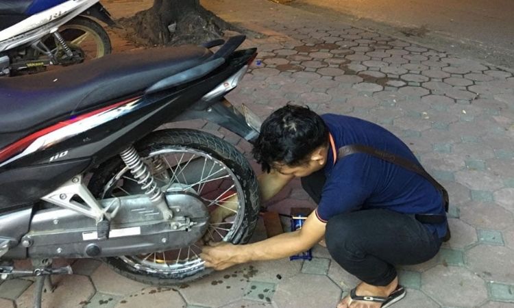 cuu ho xe may sua xe luu dong dich vu cuu ho xe may thach sanh khoi dong xe xang luu dong sua khoa luu dong thay vo ruot xe sua xe tan noi sua xe 2424 bao duong xe kiem tra xe