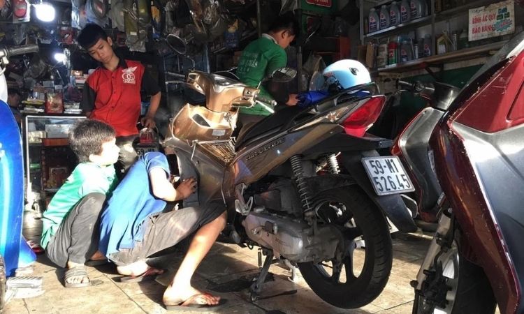 sua xe gan day sua xe luu dong dich vu cuu ho xe may thach sanh khoi dong xe xang luu dong sua khoa luu dong thay vo ruot xe sua xe tan noi sua xe 2424
