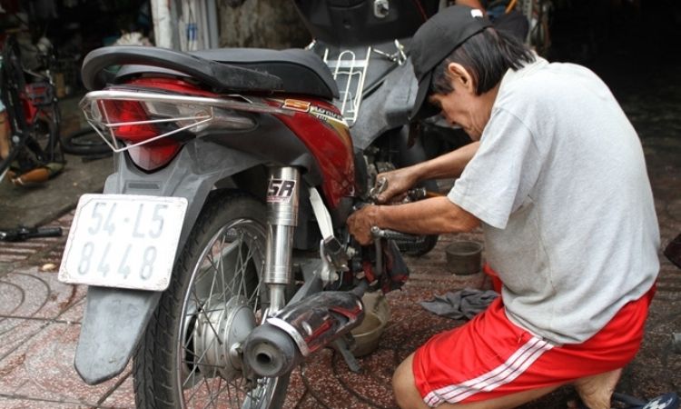 cuu ho xe may sua xe luu dong dich vu cuu ho xe may thach sanh khoi dong xe xang luu dong sua khoa luu dong thay vo ruot xe sua xe tan noi sua xe 2424 bao duong xe kiem tra xe